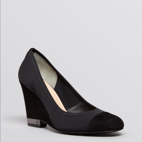 Tory Burch Cadence Black Suede Heel Stretch Wedges Size 8 - Picture 1 of 7